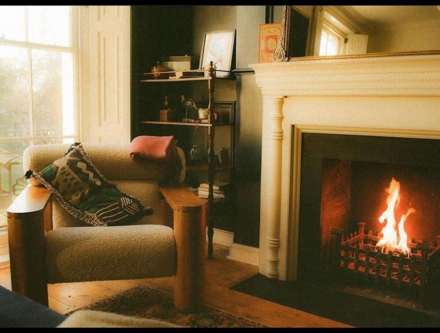 Gorgeous Grade Ii Listed Georgian House - Leafy Square Views - Casa vacanze Londra