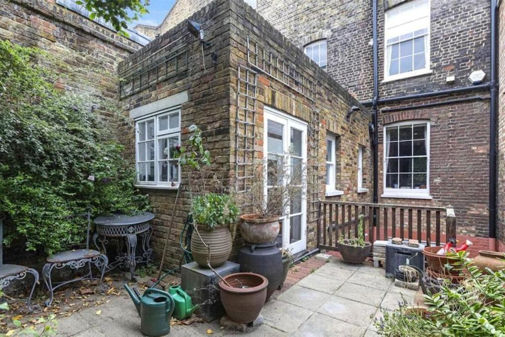 Gorgeous Grade Ii Listed Georgian House - Leafy Square Views -