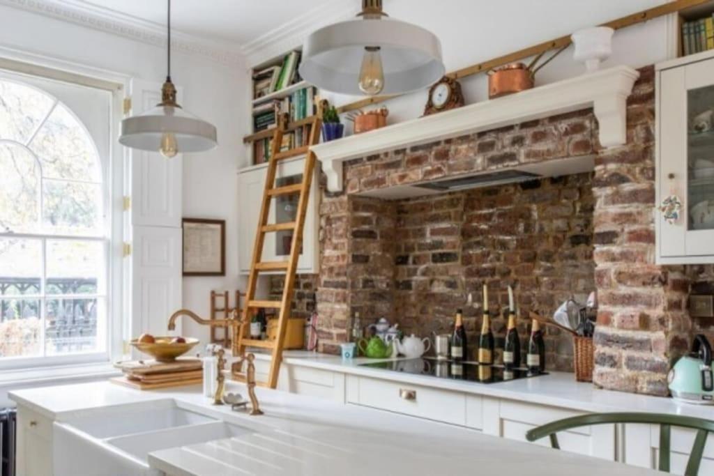 Gorgeous Grade Ii Listed Georgian House - Leafy Square Views - Casa vacanze