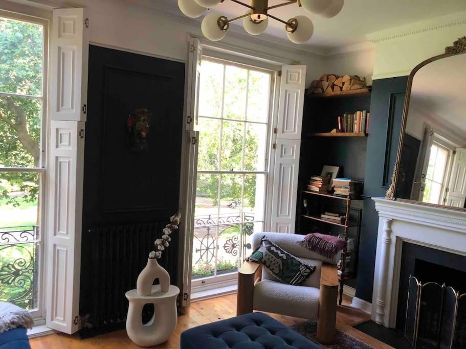 Gorgeous Grade Ii Listed Georgian House - Leafy Square Views - Casa vacanze
